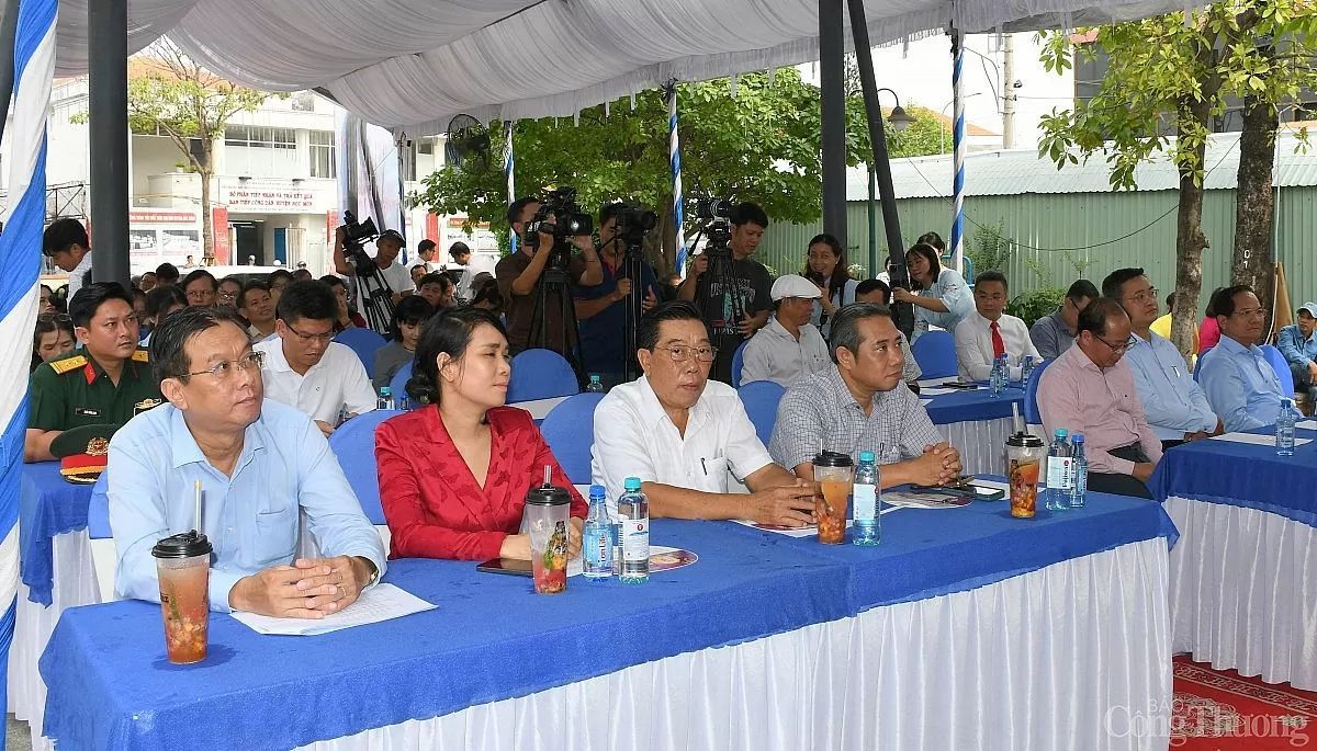 TP. Hồ Ch&iacute; Minh: Trao chứng nhận 20 sản phẩm OCOP 3 sao