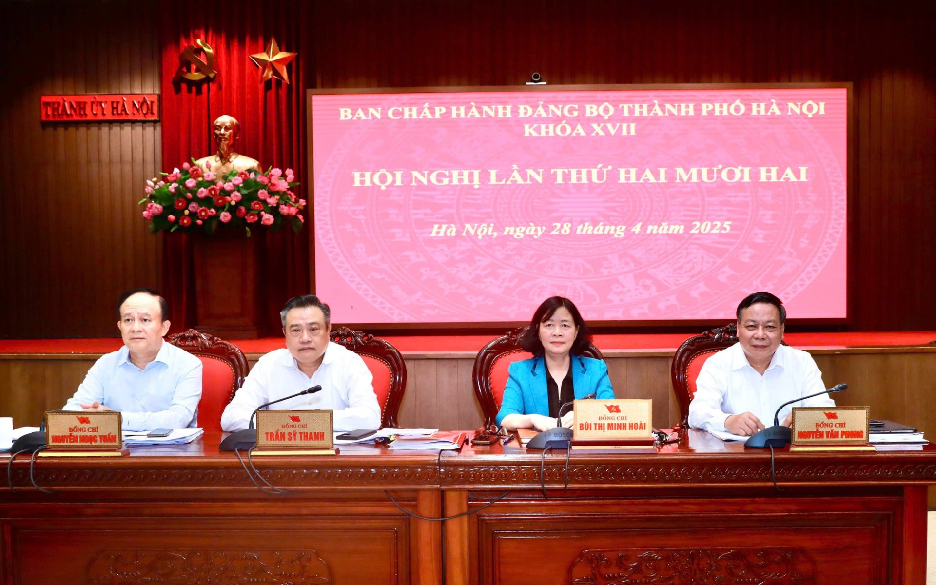 Thủ tướng chủ trì phiên họp thứ hai Ban Chỉ đạo các dự án đường sắt