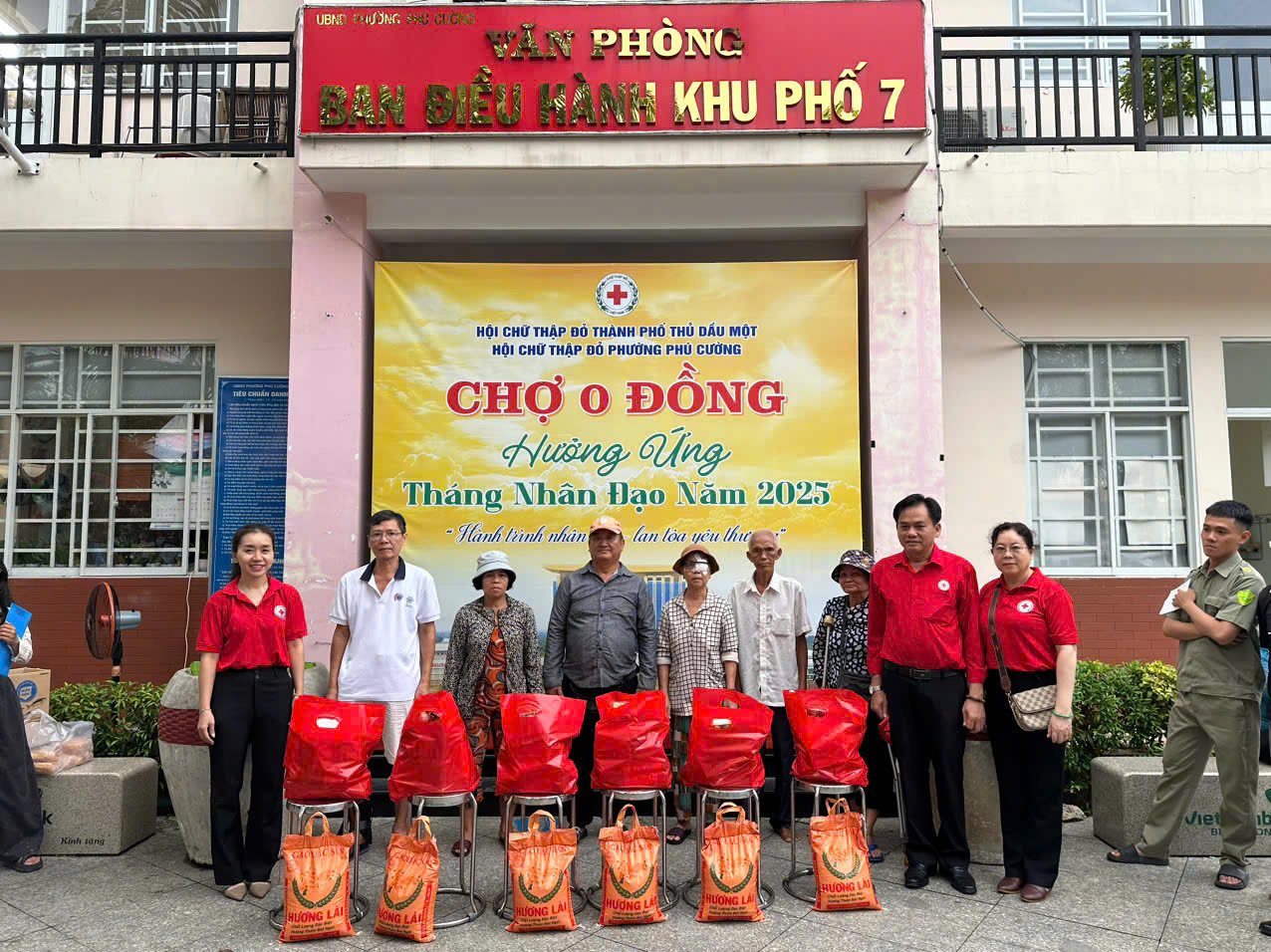 Phiên chợ 0 đồng hỗ trợ người dân trên địa bàn thành phố