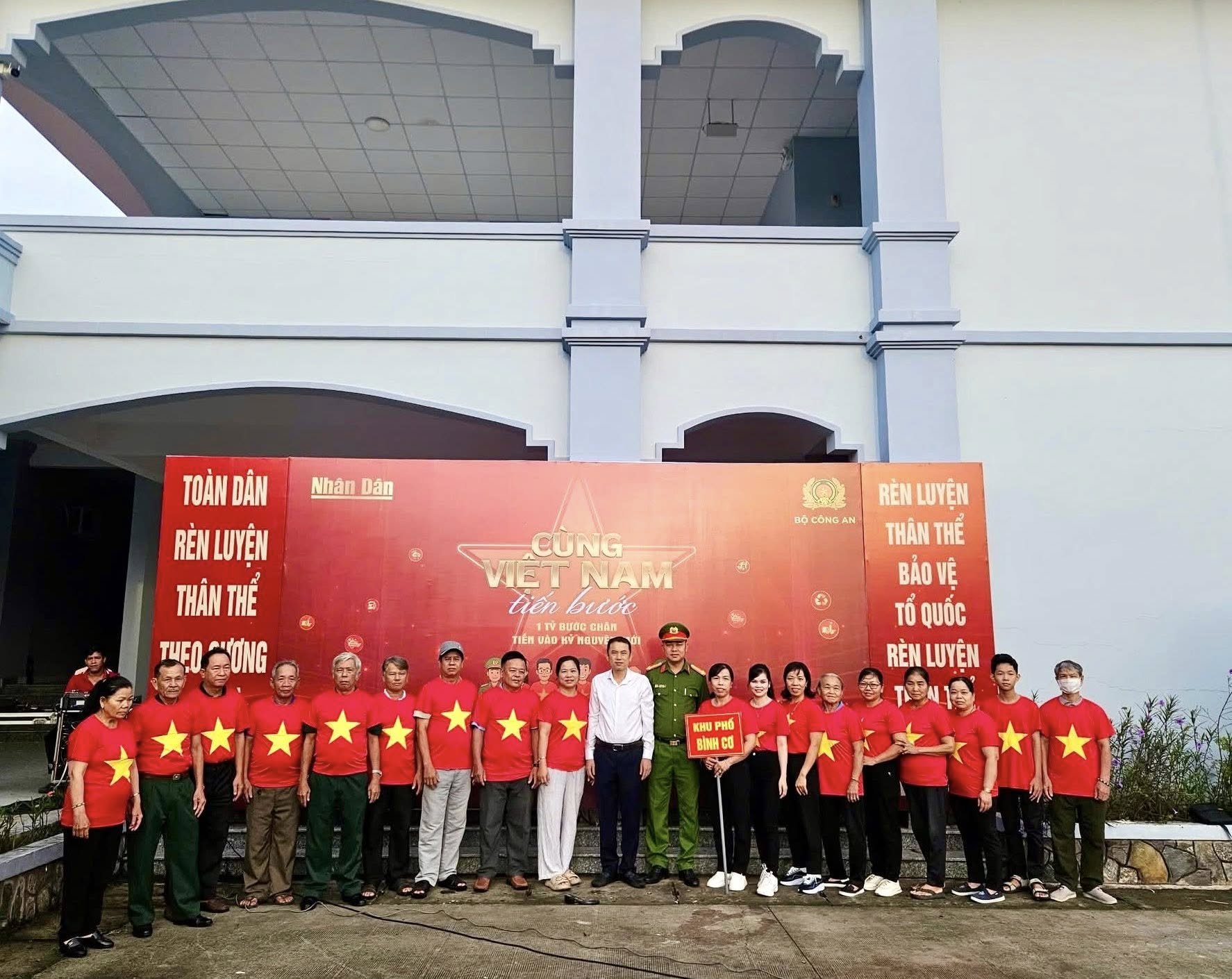 CÙNG VIỆT NAM TIẾN BƯỚC” - HOẠT ĐỘNG ĐI BỘ TOÀN QUỐC ĐẦU TIÊN CHÍNH THỨC KHỞI ĐỘNG