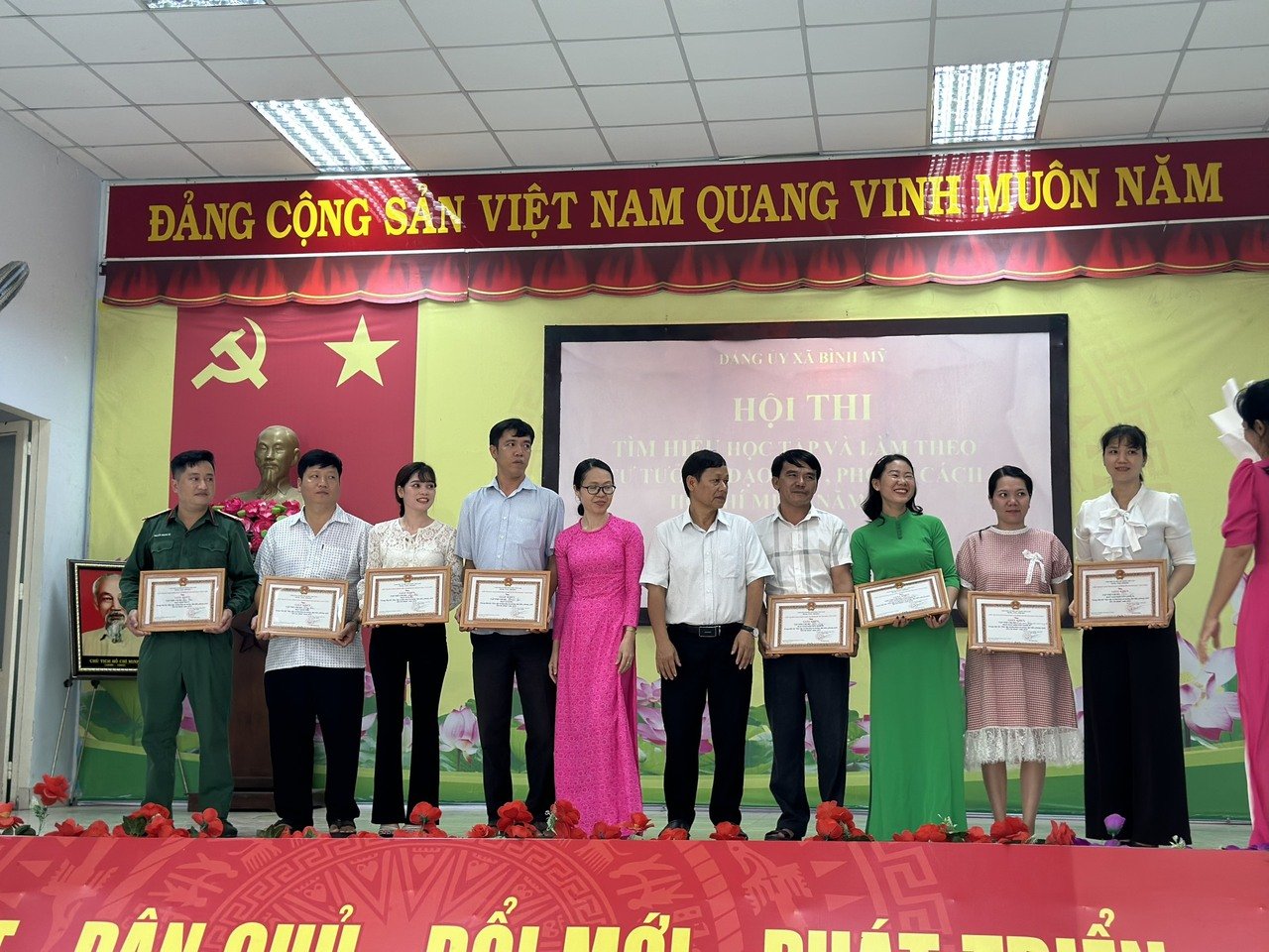 Đảng ủy xã Bình Mỹ tổ chức Sơ kết việc thực hiện Kết luận số 01-KL/TW, ngày 18/5/2021 của Bộ Chính trị gắn với sinh hoạt chuyên đề năm 2024