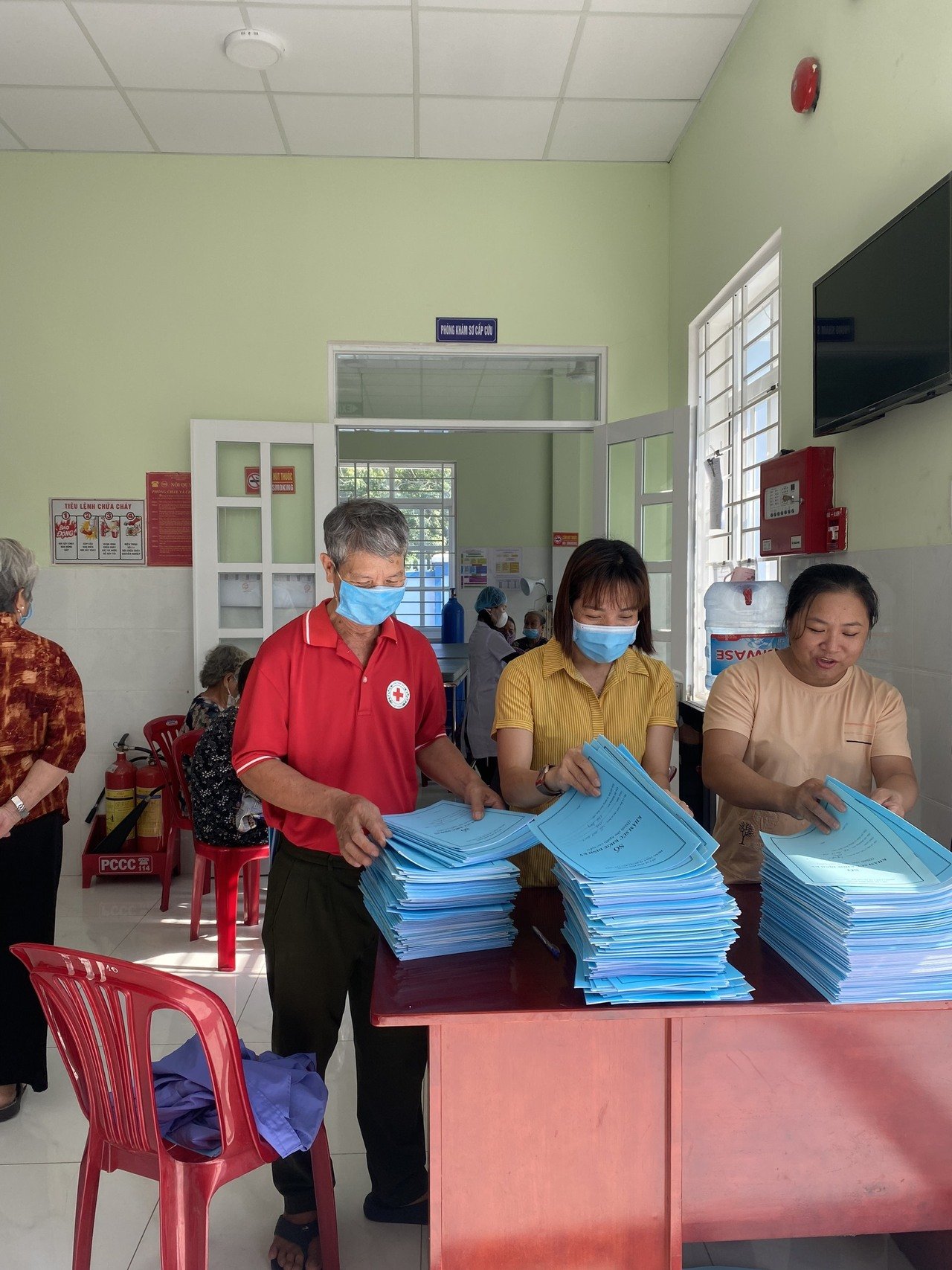 Tổ chức khám sức khỏe cho Người cao tuổi trên địa bàn xã Bình Mỹ