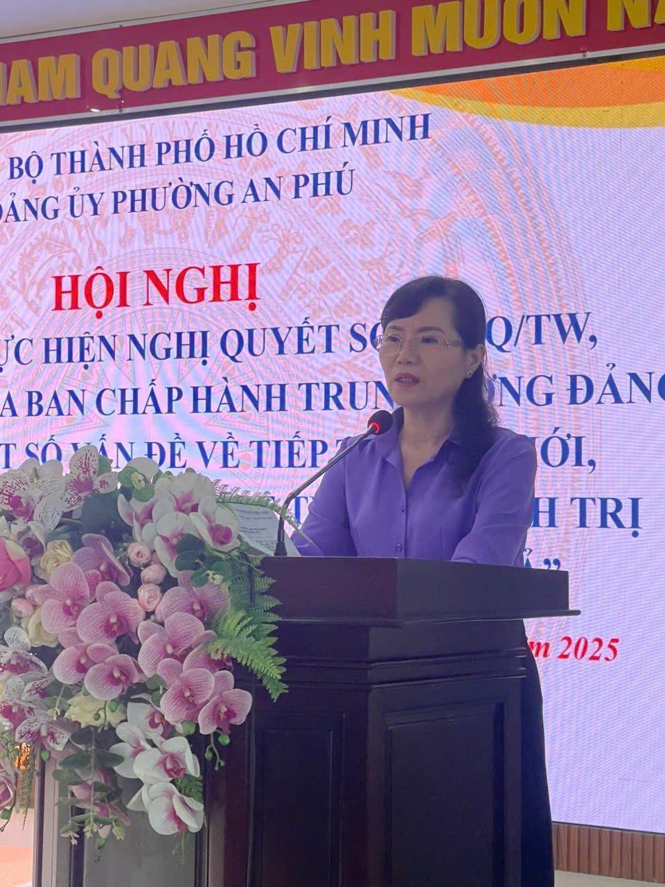 Có thể là hình ảnh về 1 người và văn bản cho biết 'AM QUANG VINH MUON N BỘ THÀNH PHỐ HỒ CHÍ MINH ẢNG ỦY PHƯỜNG AN PHÚ HỘI NGHỊ C HIỆN NGHỊ QUYẾT SO A BAN CHẤP HÀNH TRUN ποόινθενEτEΡ VỀ VÊTIẾP SMÁNDE ĐỀ Q/TW, NG ĐẢN ỚI, H TRỊ لا Ge Mhan m 2025'