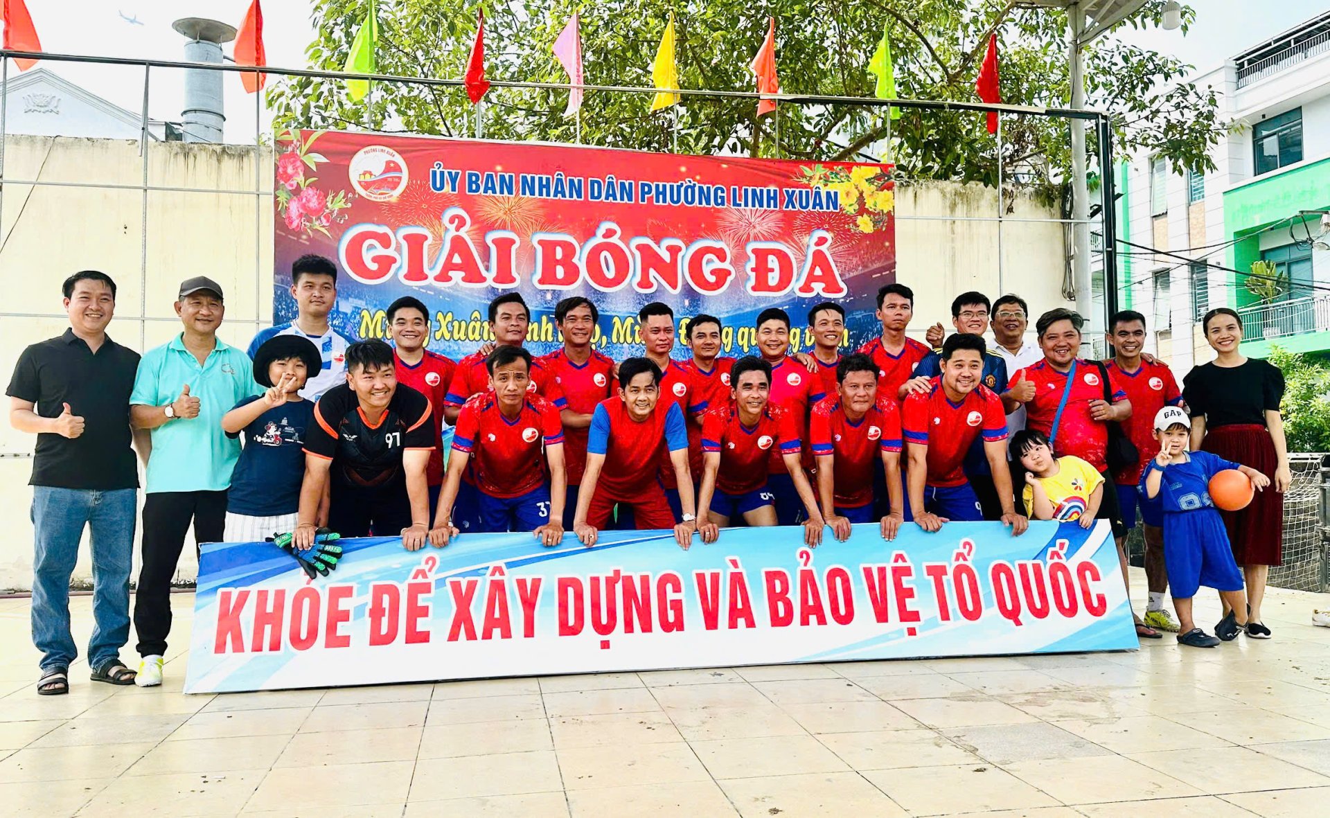 Đội bóng đá Liên quân Ủy ban nhân dân và Công an phường tham gia Giải bóng đá Mừng Xuân Bính Ngọ – Mừng Đảng quang vinh năm 2026