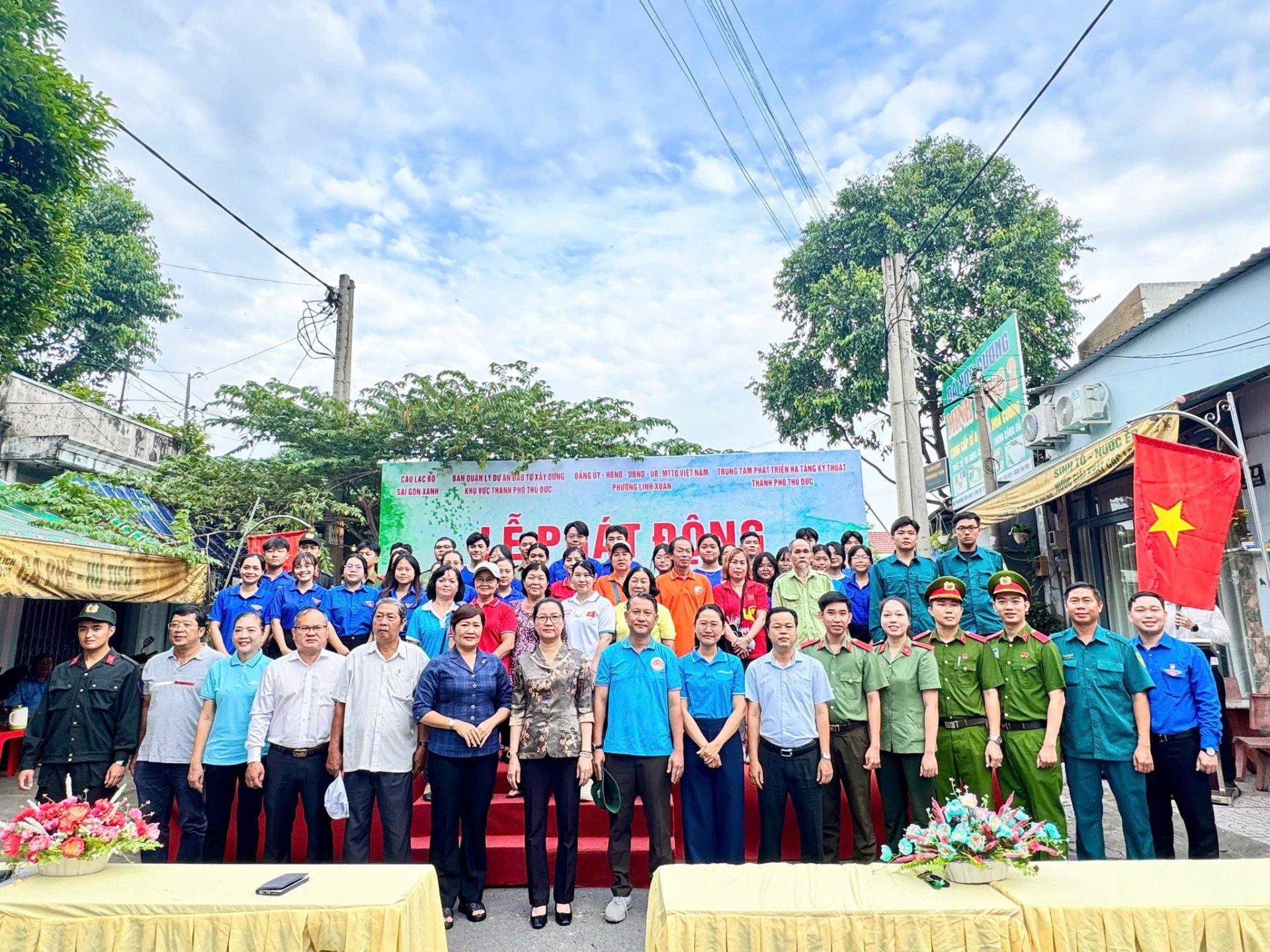 RA QUÂN TỔNG VỆ SINH MÔI TRƯỜNG - KHƠI THÔNG DÒNG CHẢY RẠCH CẦU NGANG