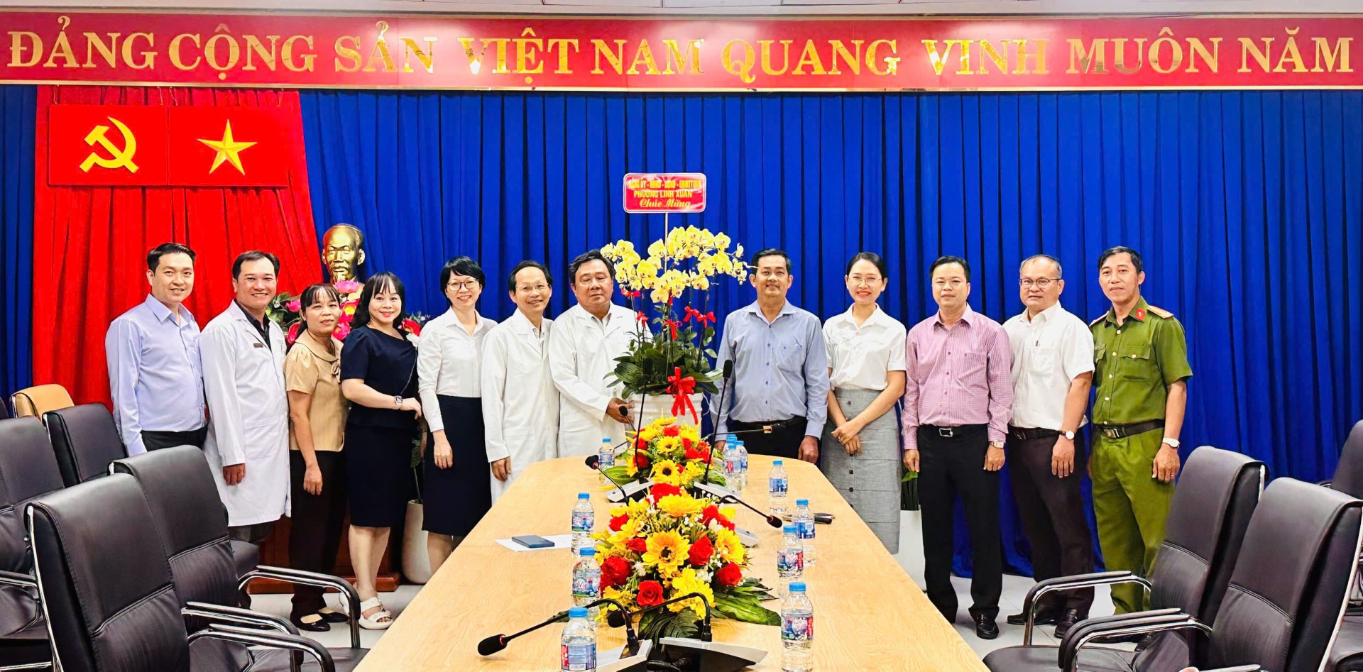 THĂM CÁC CƠ SỞ Y TẾ NHÂN KỶ NIỆM 71 NĂM NGÀY THẦY THUỐC VIỆT NAM 27/02