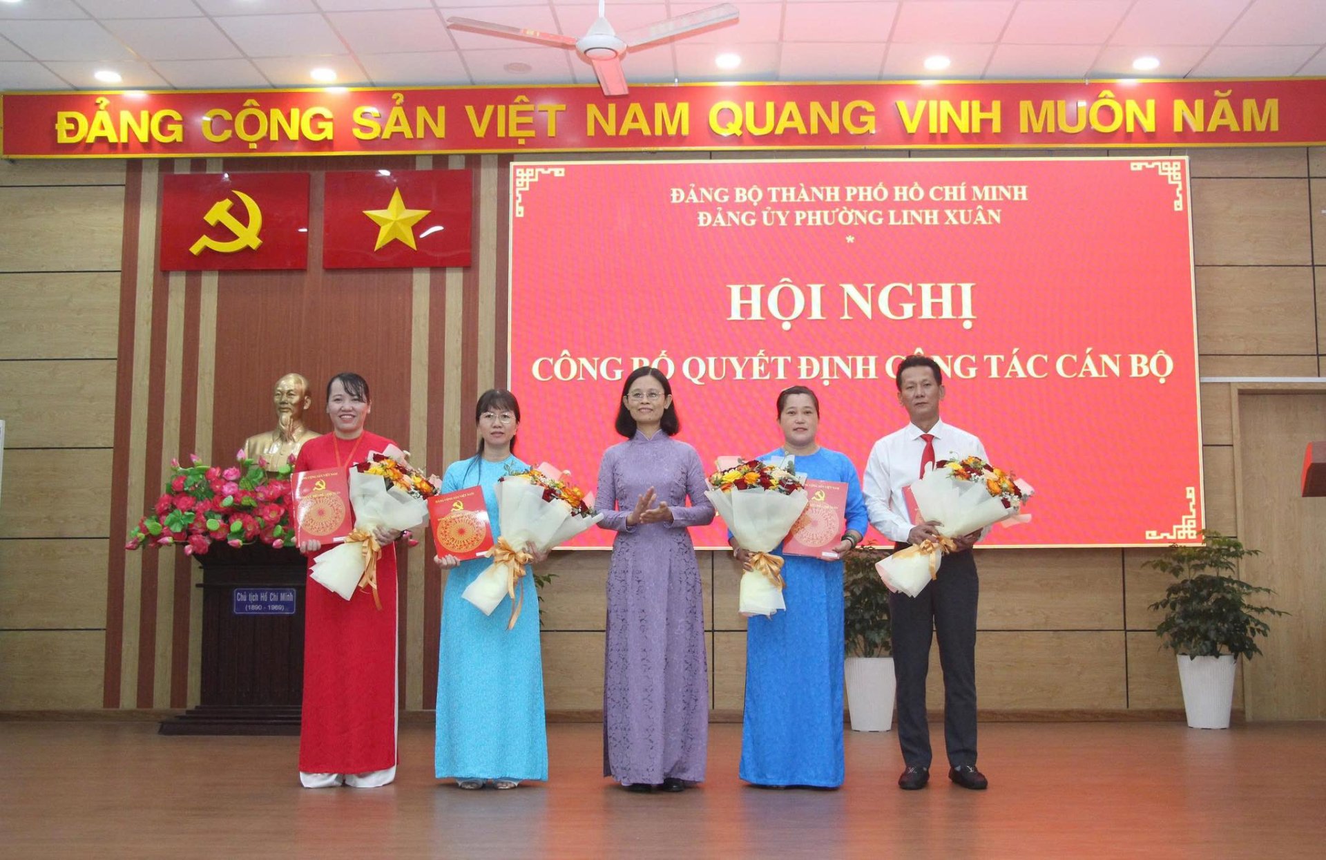 TRAO QUYẾT ĐỊNH CÔNG TÁC CÁN BỘ