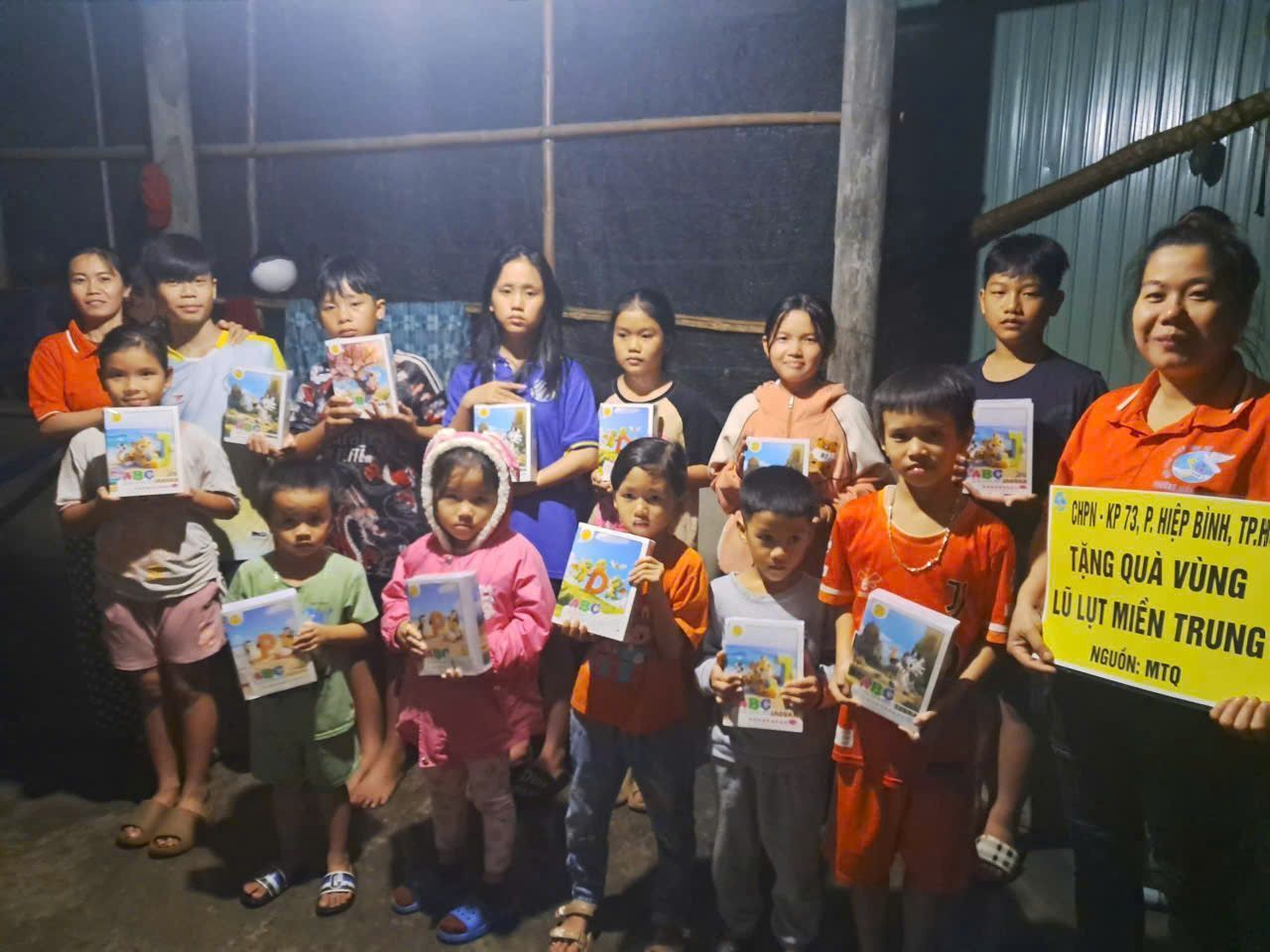 C&oacute; thể l&agrave; h&igrave;nh ảnh về văn bản cho biết 'ศโล አዕድ CHPN-KP73,P.HIỆPB&Igrave;N KP73, B&Igrave;NH, TP.H TẶNG QU&Agrave; V&Ugrave;NG L&Ugrave; L&Uuml;LỤT LỤTMI&Ecirc;N LỤT MIỀN TRUNG NGU&Oacute;N: NGU&Oacute;N:MTQ MT Il'