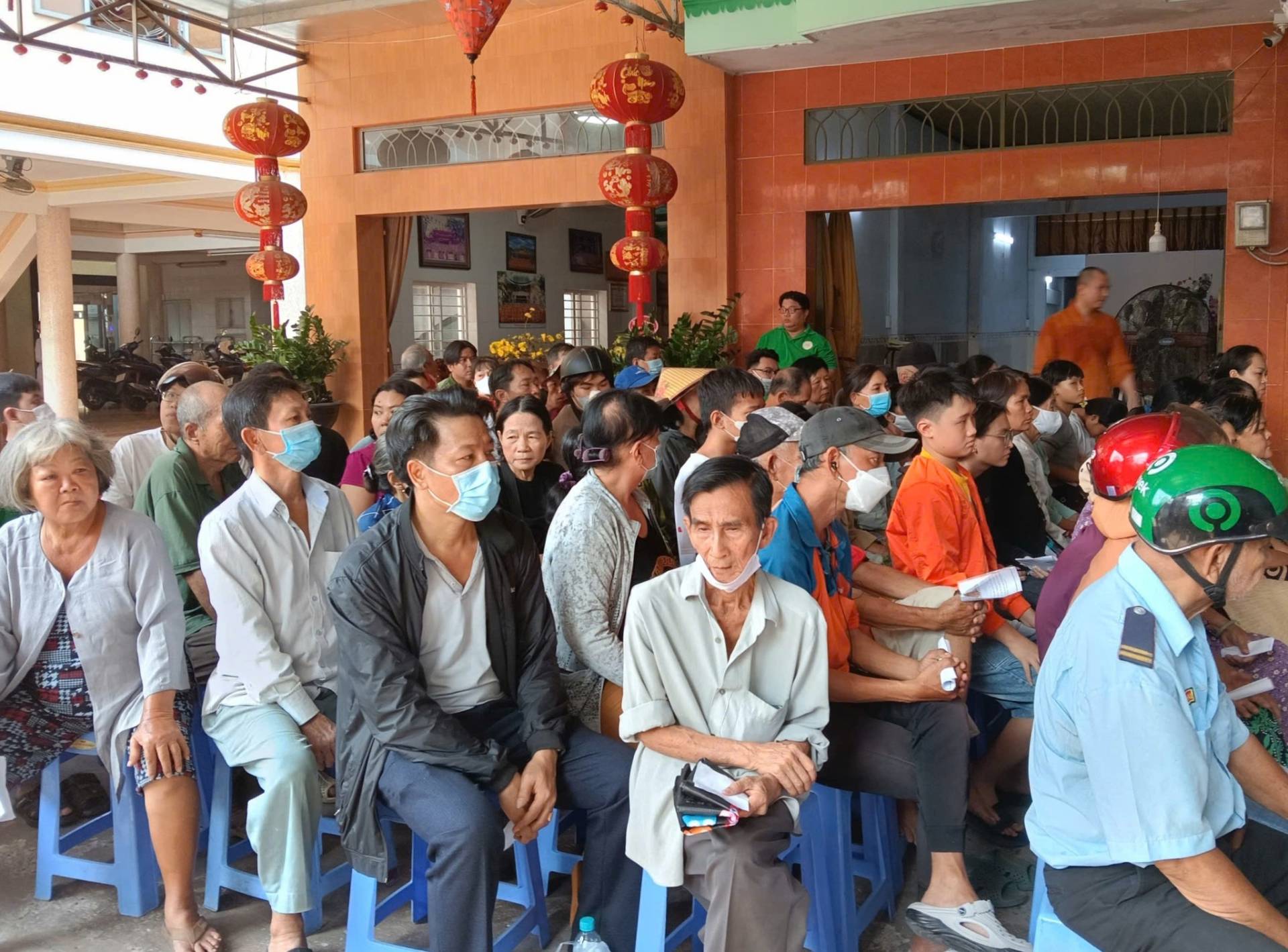 C&oacute; thể l&agrave; h&igrave;nh ảnh về một hoặc nhiều người