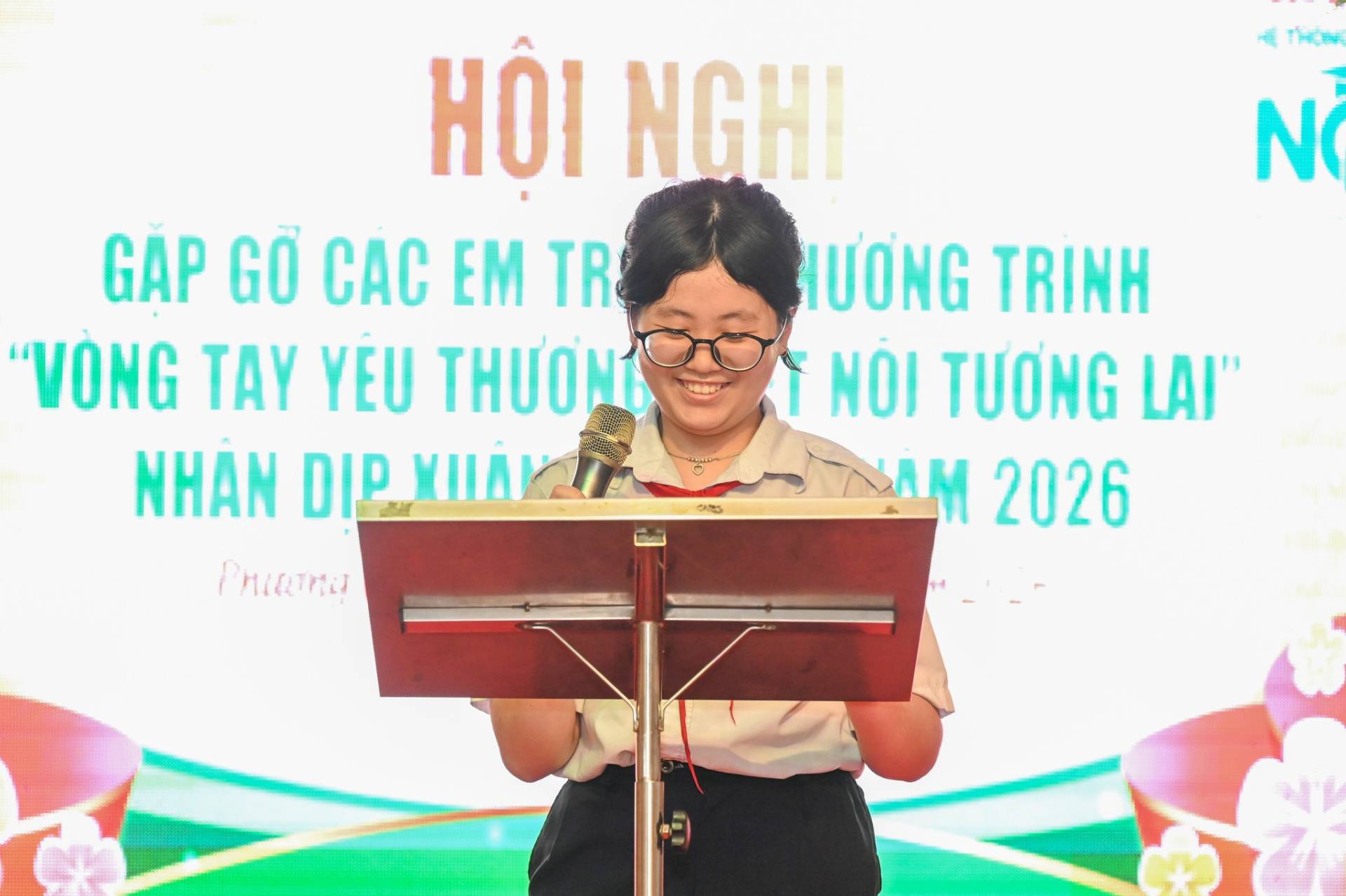 Có thể là hình ảnh về văn bản cho biết 'Th N HO NGHI GAP GÕ CAC EM TR HƯƠNG TRINH "VONG TAY YÊU THƯONG NOI TƯƠNG LAI" NHÀN DIP YIAMT متب اللم AM 2026 Pnicmna'