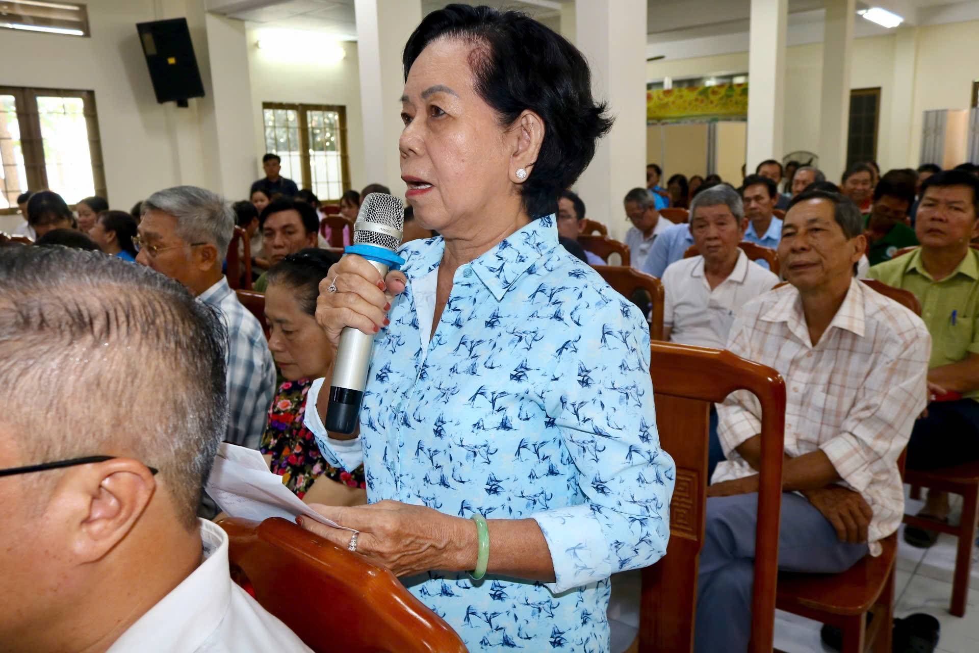 C&oacute; thể l&agrave; h&igrave;nh ảnh về một hoặc nhiều người