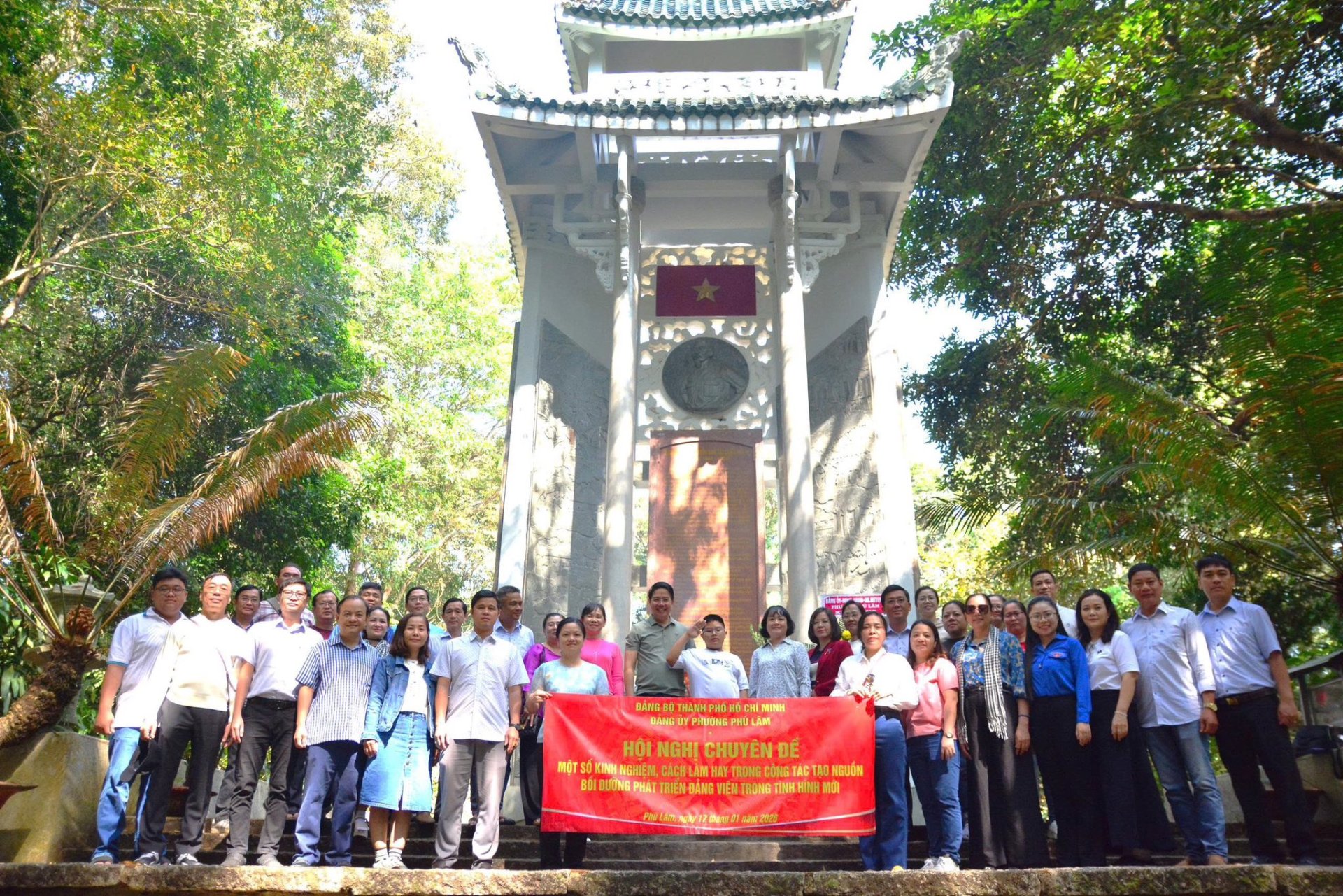 TỔ CHỨC SINH HOẠT CHUYÊN ĐỀ TẠI CHIẾN KHU Đ - CHÀO MỪNG 96 NĂM NGÀY THÀNH LẬP ĐẢNG