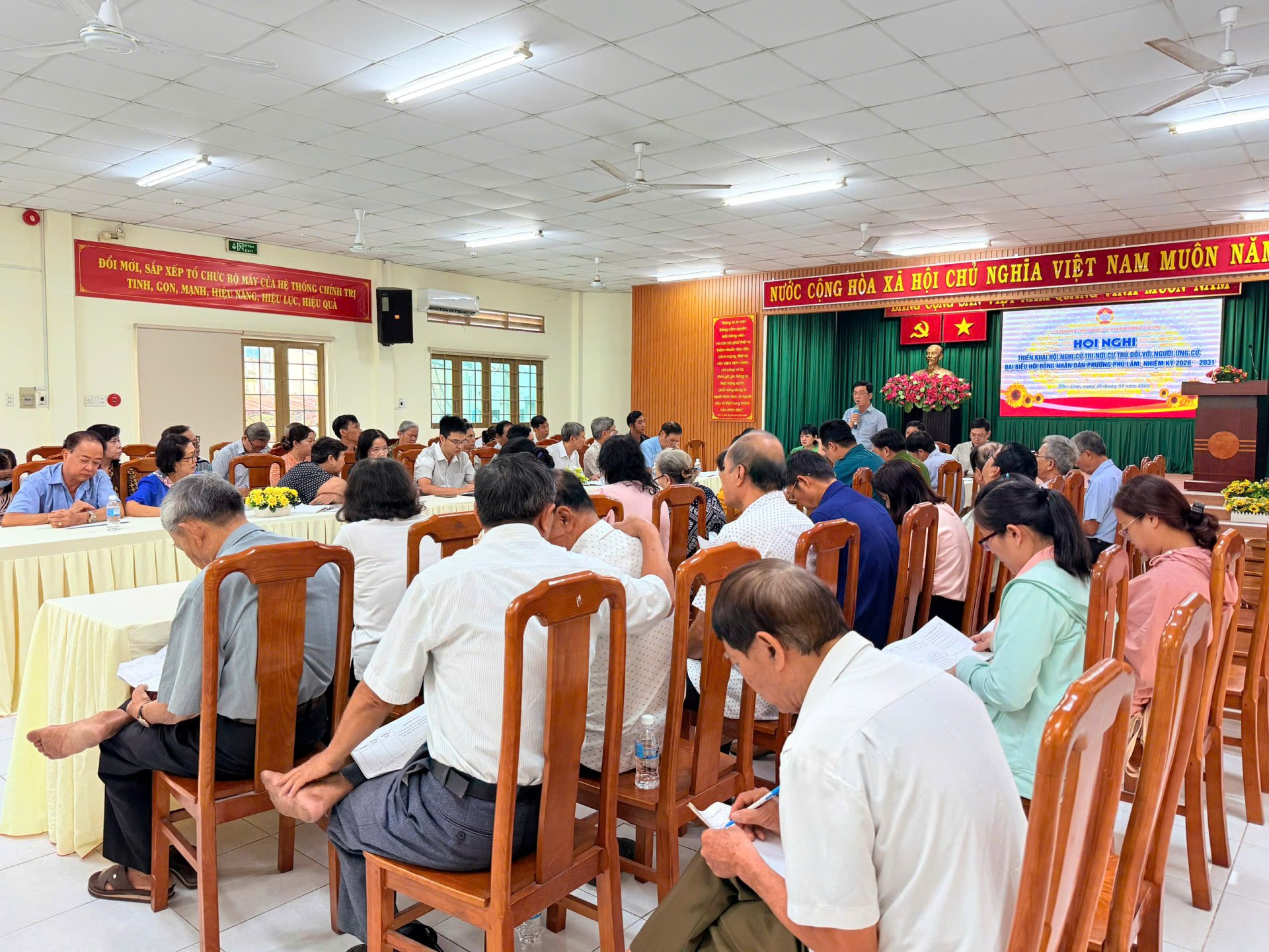 TRIỂN KHAI TỔ CHỨC HỘI NGHỊ CỬ TRI NƠI CƯ TRÚ ĐỐI VỚI NGƯỜI ỨNG CỬ ĐẠI BIỂU HỘI ĐỒNG NHÂN DÂN PHƯỜNG PHÚ LÂM, NHIỆM KỲ 2026 - 2031